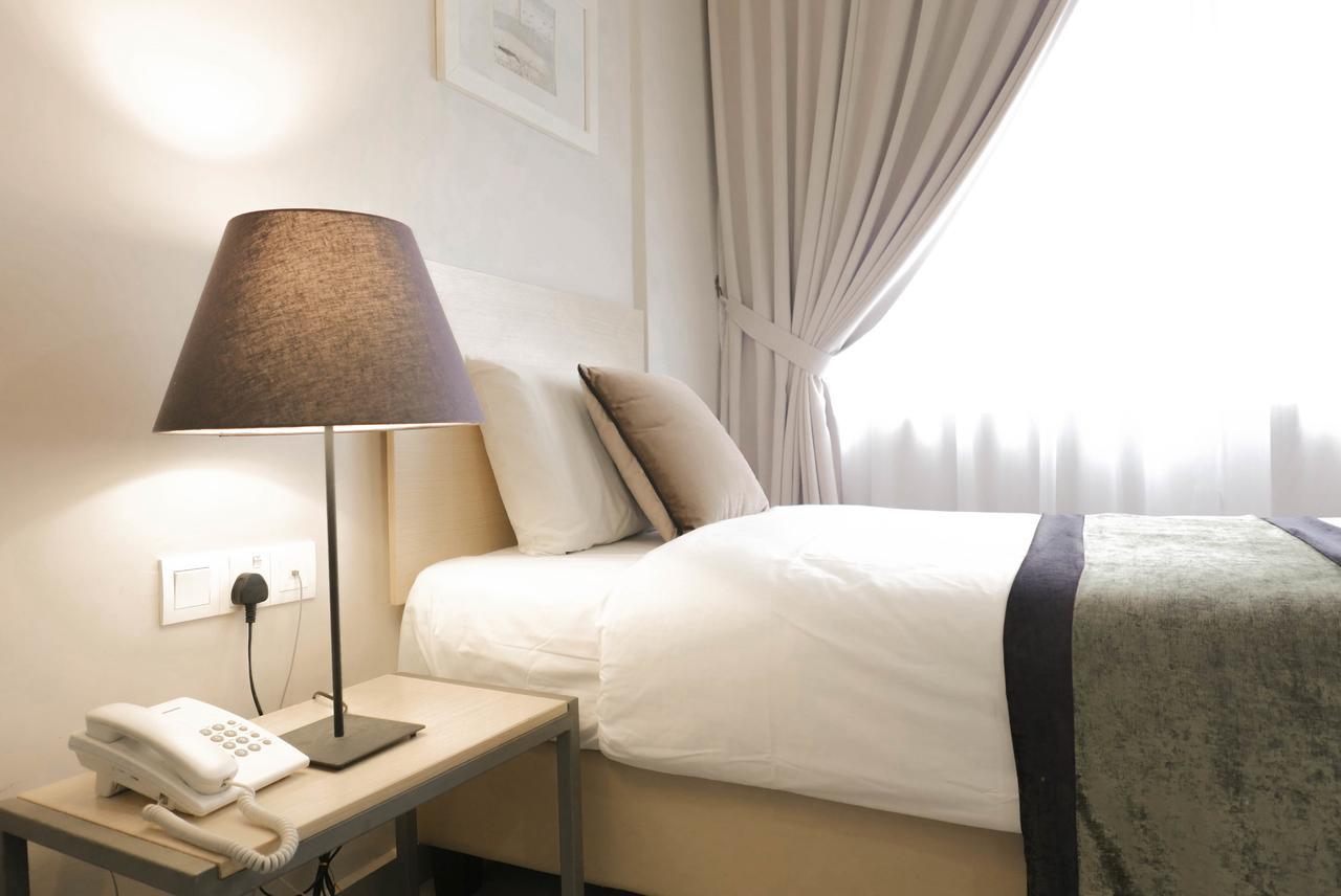 Country Inn Kulai Eksteriør bilde