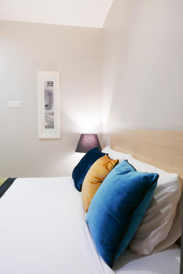 Country Inn Kulai Eksteriør bilde