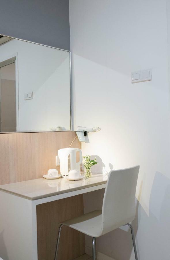 Country Inn Kulai Eksteriør bilde