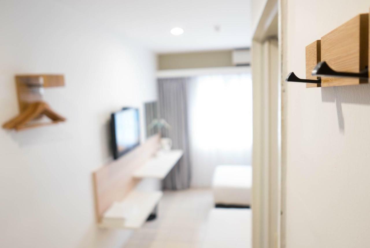 Country Inn Kulai Eksteriør bilde